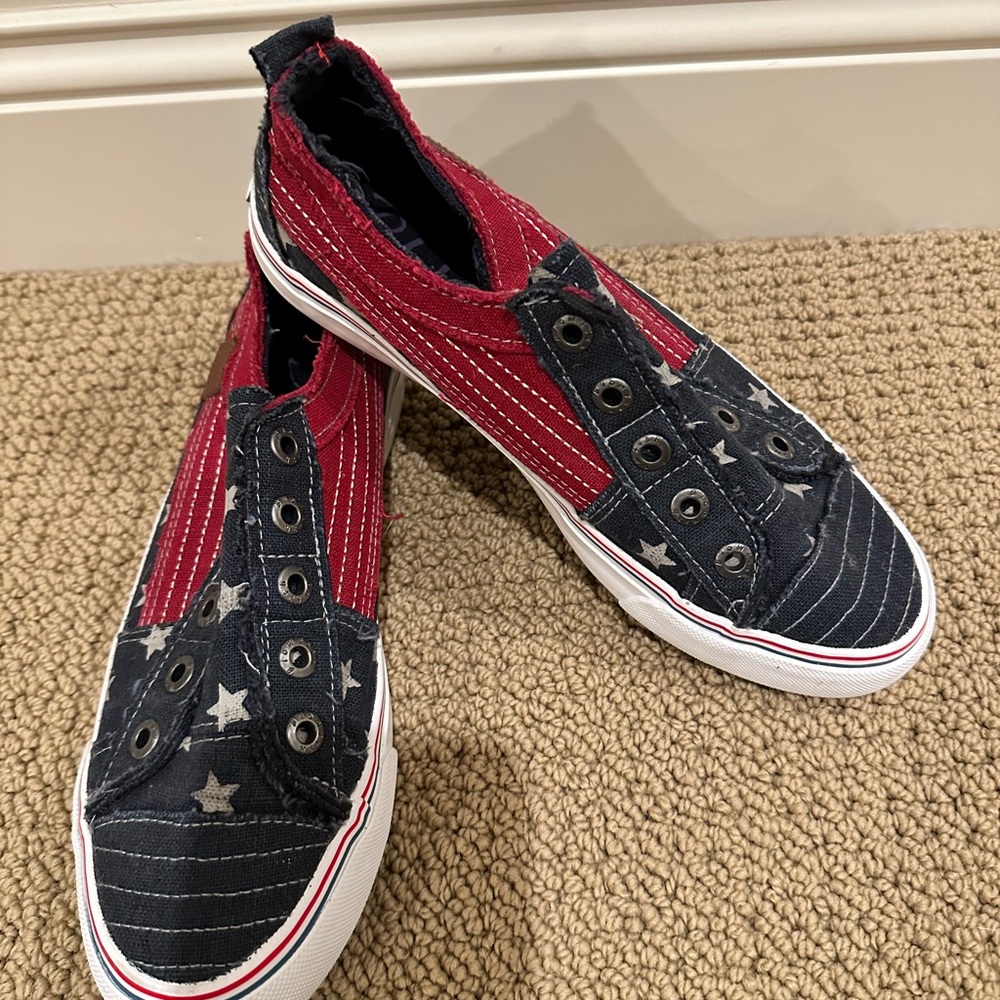 Brand New! Stars and Stripes sneakers size 9